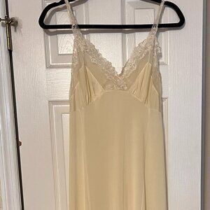 1950's Vintage Kickernick lingerie nightgown size small